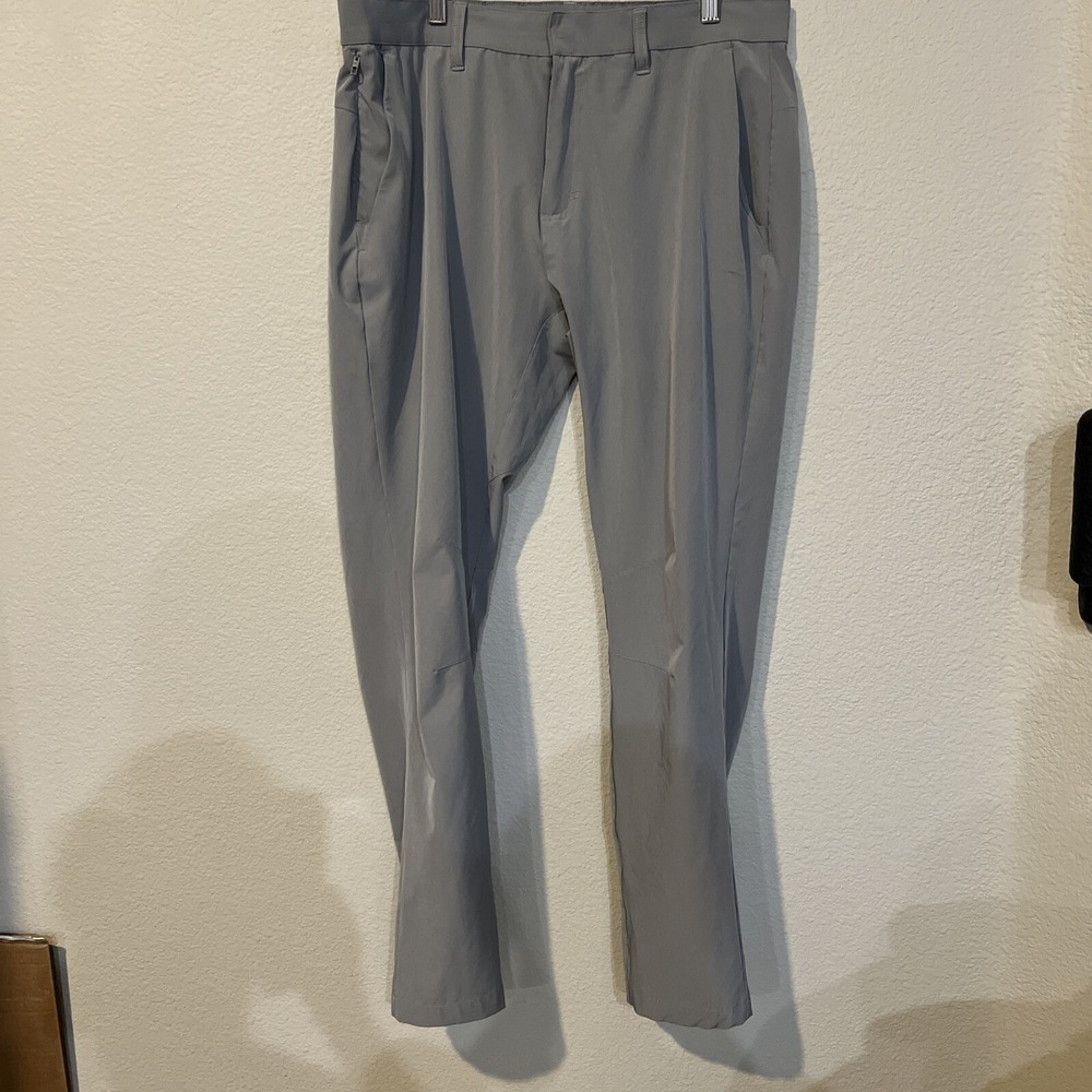 Fabletics Men's The Only Pant Classic Fit Tapered Leg Gray Commuter Golf 35 x 30
